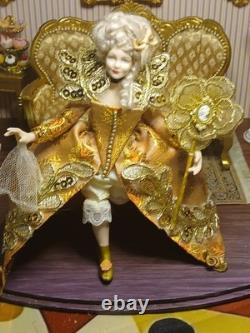 1/12 Porcelin Dolls House Doll! Collar Removable. Beautiful