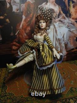 1/12 Porcelin Dolls House Doll Entertainer. 16cm In Height