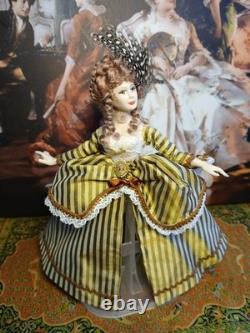 1/12 Porcelin Dolls House Doll Entertainer. 16cm In Height
