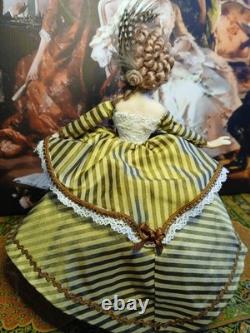 1/12 Porcelin Dolls House Doll Entertainer. 16cm In Height