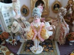 1/12 Porcelin Dolls House Doll. Exquisite