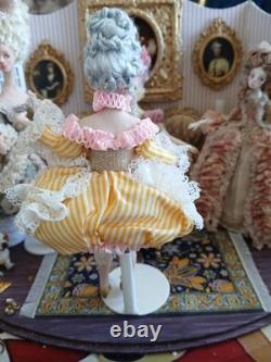 1/12 Porcelin Dolls House Doll. Exquisite