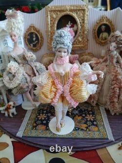 1/12 Porcelin Dolls House Doll. Exquisite
