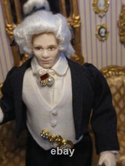 1/12 Porcelin Dolls House Doll. Stunning
