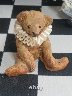 1/12 Porcelin Dolls House Doll's 3 Teddies & Toy Box
