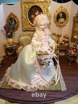 1/12 Porcelin Marie Antoinette Dolls House Doll