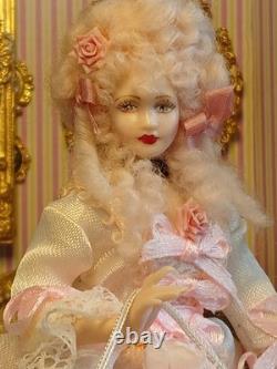 1/12 Porcelin Marie Antoinette Dolls House Doll