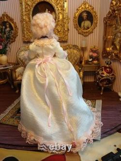 1/12 Porcelin Marie Antoinette Dolls House Doll