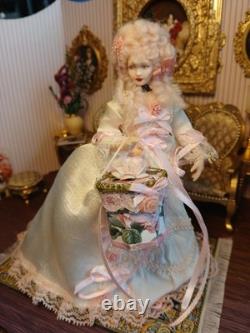 1/12 Porcelin Marie Antoinette Dolls House Doll