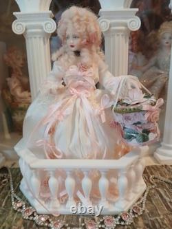 1/12 Porcelin Marie Antoinette Dolls House Doll
