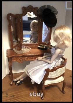 1/6th scale Playscale dressing table for Blythe Barbie Fashion Royalty Icy BJD