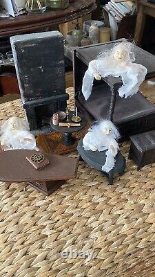112th Scale Four Poster Bed. Fireplace/furniture/Coffin Detta Darling Ghosts 3