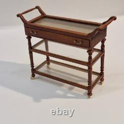 112th scale Dolls House, Collectors Display Table by Glenowen VEF82