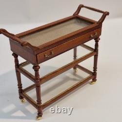 112th scale Dolls House, Collectors Display Table by Glenowen VEF82