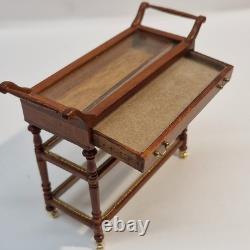 112th scale Dolls House, Collectors Display Table by Glenowen VEF82