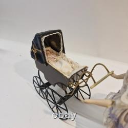 112th scale Dolls House, Quality Pram British made VS02