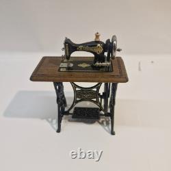 112th scale Dolls House, Sewing Machine on Stand By Bodo Hennig VEF73