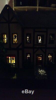 1144 scale Tutor House fully furnished and electrified! 1/144