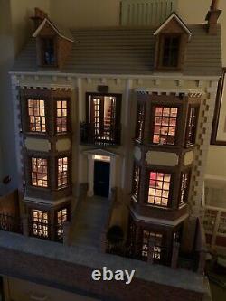 12 Room Victorian Dolls House, Conservatory Fully Furnished Electric Lights 112