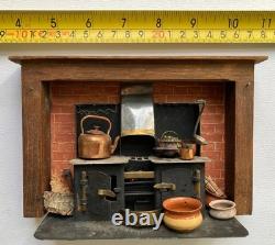 12th Doll House kitchen range & cookware by artisan, Rosalind Mercy