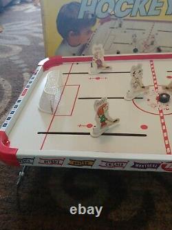 1972 Game Snoopy And His Pals The Peanuts Gang, Ice Hockey Game Complete