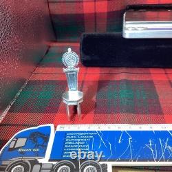 925 Stamped Sterling Silver Dolls House Chair. 20.6gm 7.5cm Tall