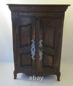 A Vintage Decorative Miniature Armoire / Cupboard Dolls House 15