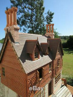 Albury House handmade collector's dollshouse