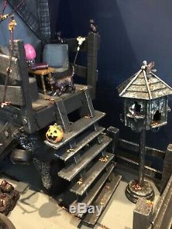 Amazing Spooky Dolls House