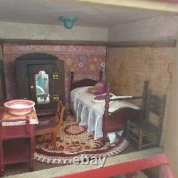 Antique Dolls House 1920s