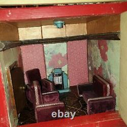 Antique Dolls House 1920s