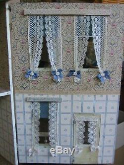 Antique / Vintage Dolls House G & J Lines