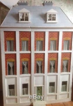 Antique/Vintage (Victorian/Edwardian) Dolls House. Silber & Fleming Swan