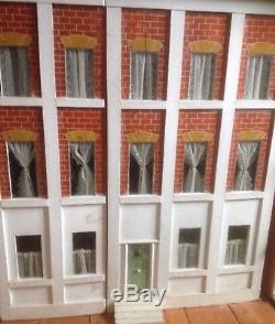 Antique/Vintage (Victorian/Edwardian) Dolls House. Silber & Fleming Swan