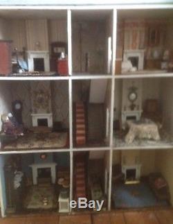 Antique/Vintage (Victorian/Edwardian) Dolls House. Silber & Fleming Swan
