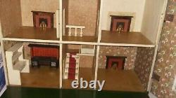 BEAUTIFUL ANTIQUE LINES BROS DH1 DOLLSHOUSE which became TRIANG courier del £20