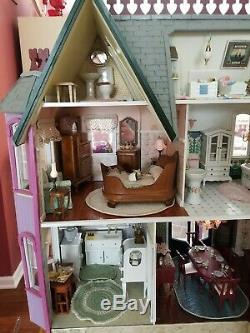 Beautiful Doll House (GREENLEAF) With Custom Work