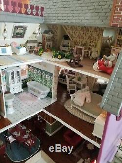 Beautiful Doll House (GREENLEAF) With Custom Work