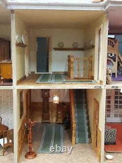 Beautiful Large Fully Furnished Dolls House Wth 10 Rooms And Working Lights