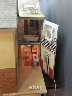 Beautiful Large Fully Furnished Dolls House Wth 10 Rooms And Working Lights