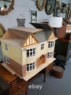 Beautiful Large Fully Furnished Dolls House Wth 10 Rooms And Working Lights