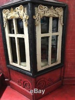 Beautiful Original Early 1900s Edwardian Dolls House And Contents