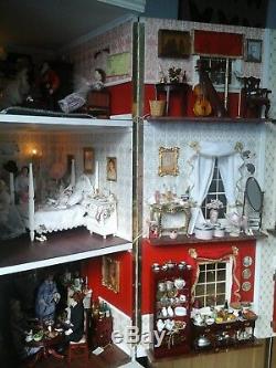 Beautiful dolls house with lighting