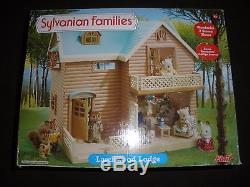 Brand New SYLVANIAN FAMILIES Larchwood Lodge Gorgeous Kids Dolls House