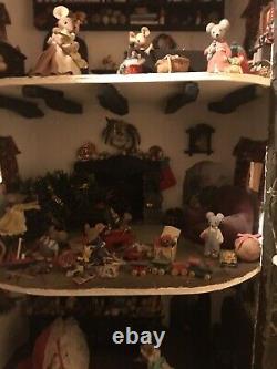 Christmas Mouse House Dolls House Ex Dolls House Museum Piece