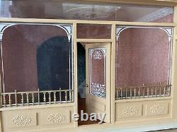 Collector's Dolls House Shop Roombox In 112 Scale