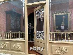 Collector's Dolls House Shop Roombox In 112 Scale