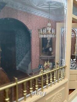 Collector's Dolls House Shop Roombox In 112 Scale