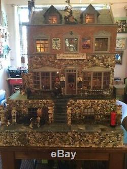 Collectors dolls house/pub