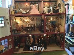 Collectors dolls house/pub